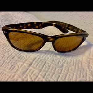 RAYBANS Unisex Wayfarer Sunglasses 🕶